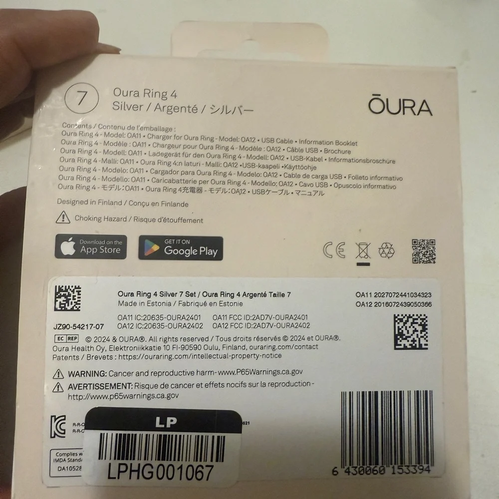 Oura Ring 4 in Silver, sizes 9 new in the box - Picture 8 of 9